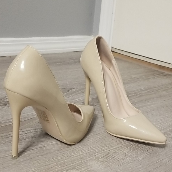 Heels - Picture 2 of 6